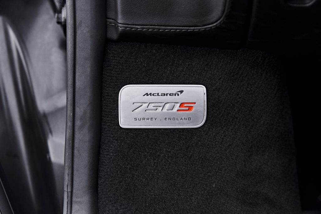 Used 2025 McLaren 750S Spider RWD image 52