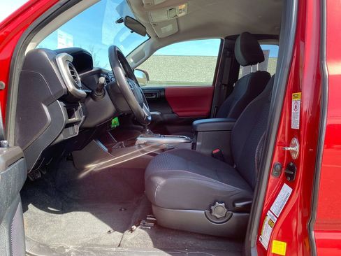 Used 2016 Toyota Tacoma SR5 image 12