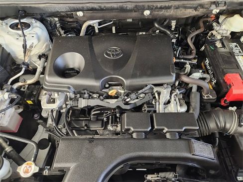 Used 2020 Toyota RAV4 XLE Premium image 32
