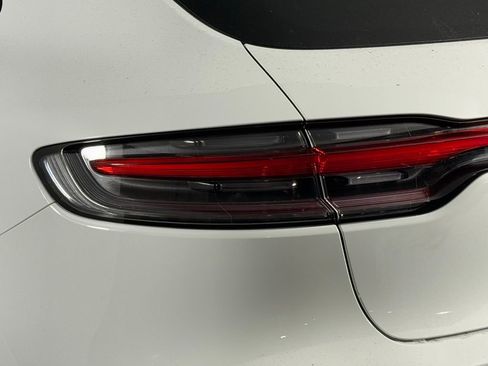 New 2026 Porsche Macan image 16