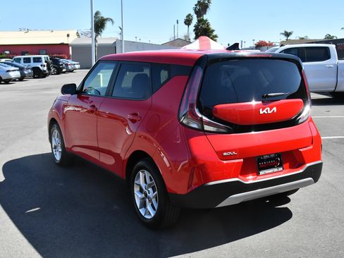 Used 2024 Kia Soul LX w/ Option Group 015 FWD image 6