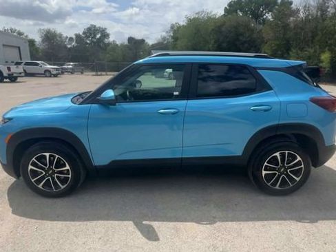 Certified 2025 Chevrolet TrailBlazer LT w/ LT Cold Weather Package FWD image 5