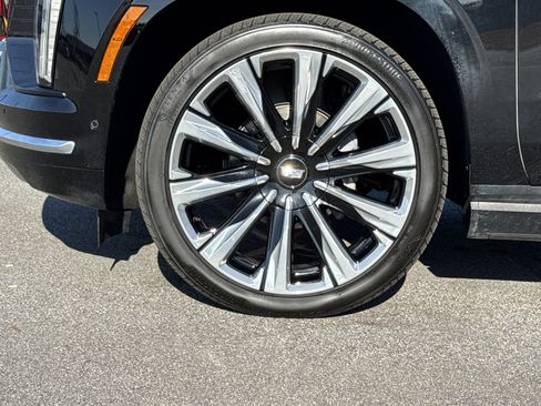 Used 2025 Cadillac Escalade Premium Luxury w/ Touring Package image 13