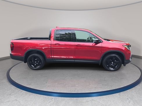 Used 2025 Honda Ridgeline Black Edition image 4