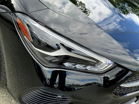 Used 2025 Mercedes-Benz CLA 250 4MATIC image 24