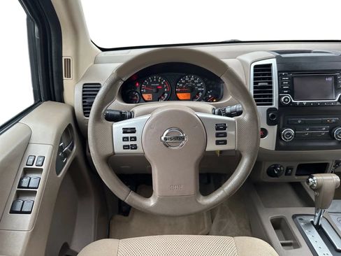 Used 2018 Nissan Frontier SV AWD/4WD image 12