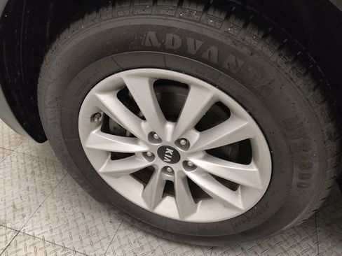 Used 2019 Kia Sorento LX w/ LX Convenience Package image 31