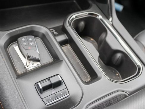 Used 2025 GMC Sierra 2500 AT4 image 24