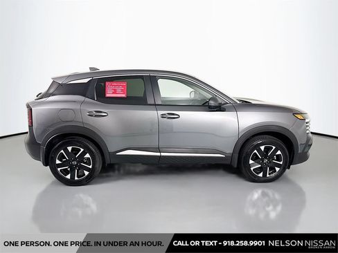 Certified 2025 Nissan Kicks SV AWD/4WD image 4