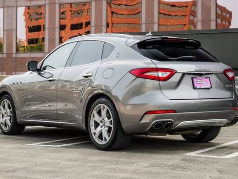 Used 2017 Maserati Levante S AWD/4WD image 7