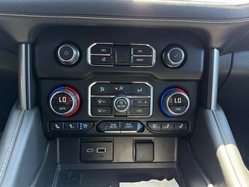 Used 2023 Chevrolet Suburban Premier AWD/4WD image 20