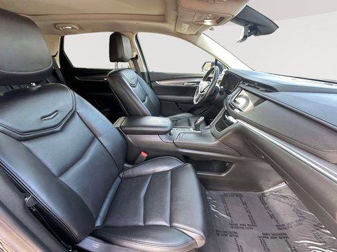Used 2017 Cadillac XT5 Luxury w/ Driver Awareness Package image 30