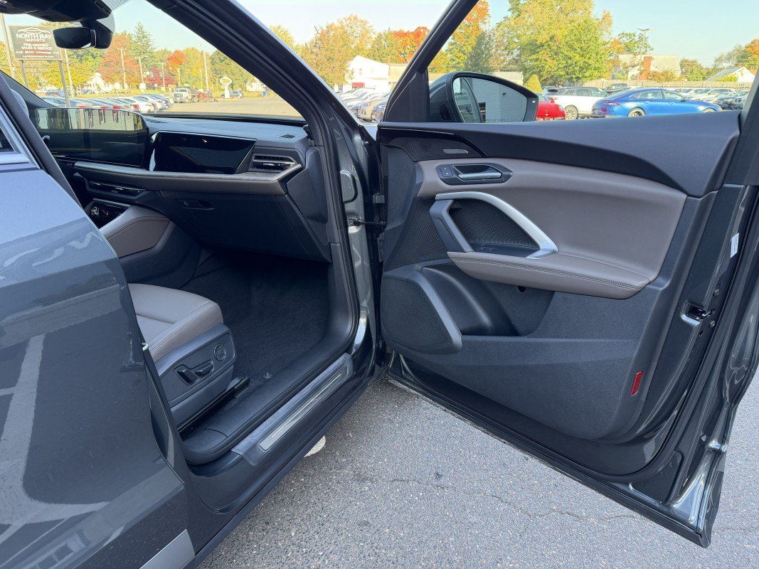 Used 2025 Audi Q5 Premium Plus w/ Premium Plus AWD/4WD image 20