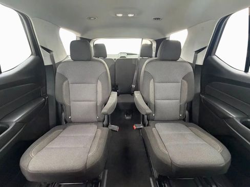Used 2021 Chevrolet Traverse LT FWD image 28