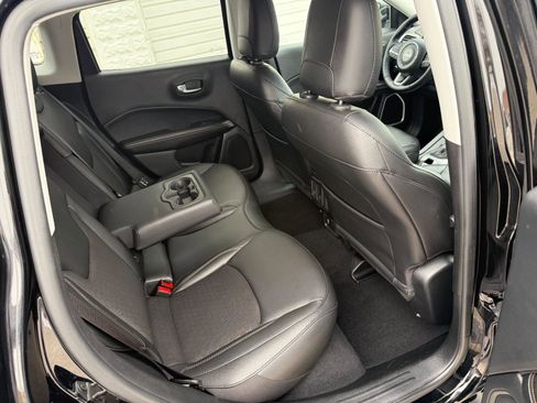 Used 2021 Jeep Compass Latitude w/ Convenience Group image 16