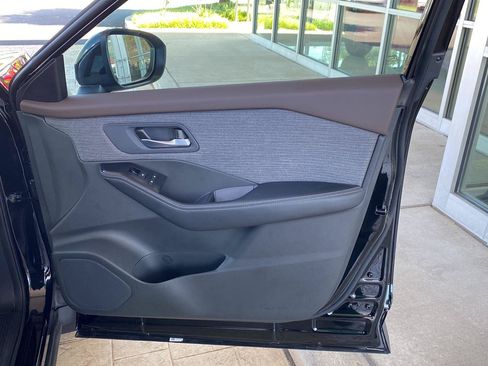 Certified 2023 Nissan Rogue SV AWD/4WD image 20