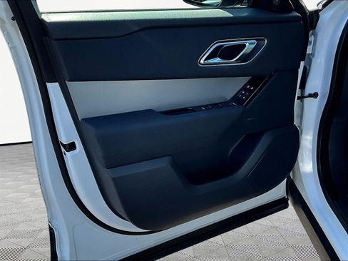 Used 2025 Land Rover Range Rover Velar S AWD/4WD image 19