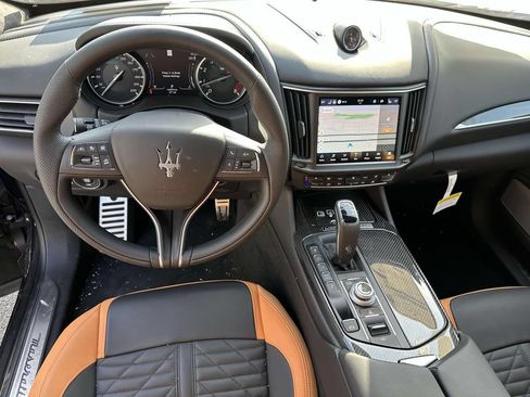 New 2024 Maserati Levante Trofeo AWD/4WD image 2