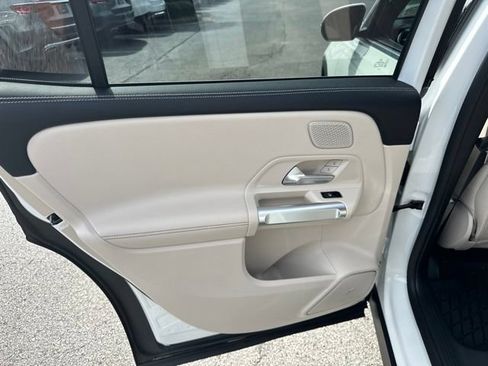 Certified 2021 Mercedes-Benz GLB 250 4MATIC image 24