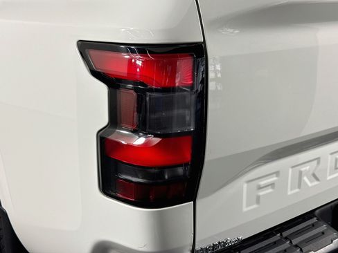 Used 2024 Nissan Frontier S RWD image 36