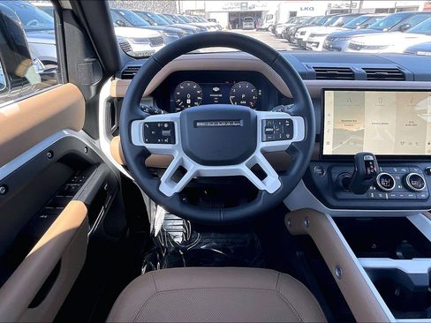 New 2026 Land Rover Defender 110 X-Dynamic SE AWD/4WD image 2