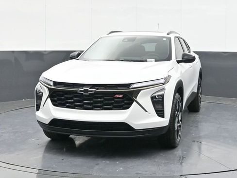 New 2026 Chevrolet Trax RS w/ Sunroof Package FWD image 3
