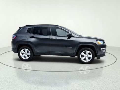 Used 2018 Jeep Compass Latitude w/ Popular Equipment Group AWD/4WD image 7