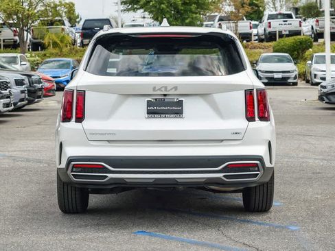 Certified 2023 Kia Sorento EX w/ Panoramic Sunroof Package FWD image 5