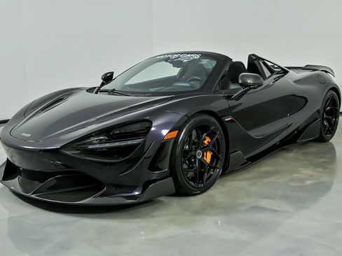 Used 2020 McLaren 720S Spider image 4