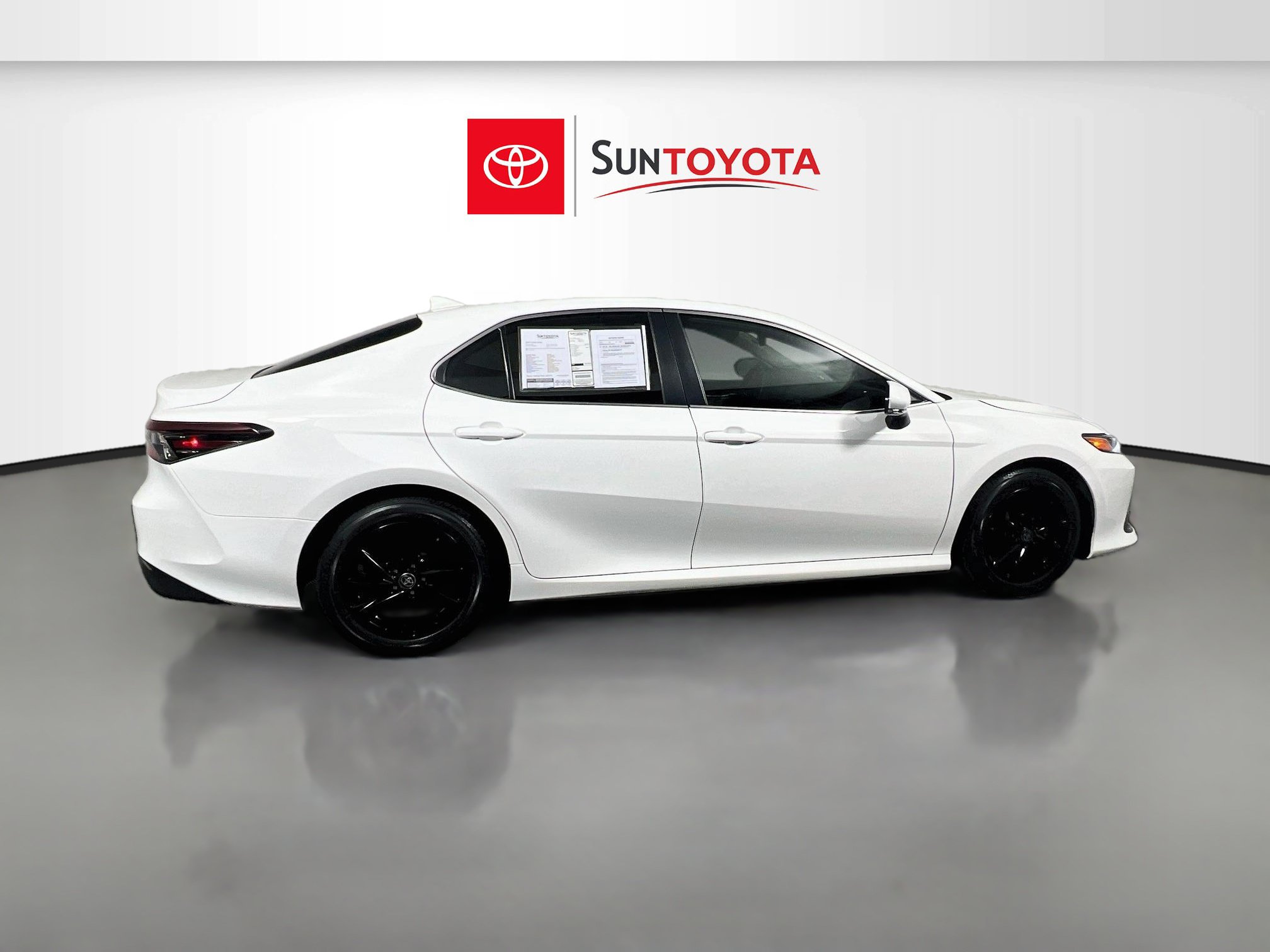 Used 2024 Toyota Camry LE w/ Convenience Package FWD image 2