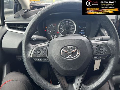 Used 2022 Toyota Corolla LE FWD image 16