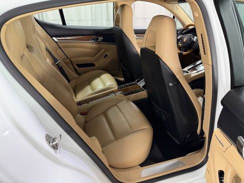 Used 2016 Porsche Panamera Edition image 7