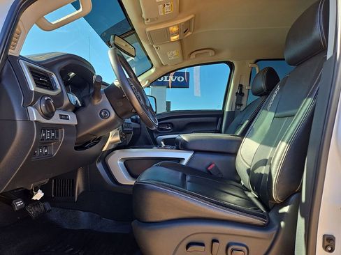 Used 2019 Nissan Titan PRO-4X w/ Pro-4x Convenience Package image 22