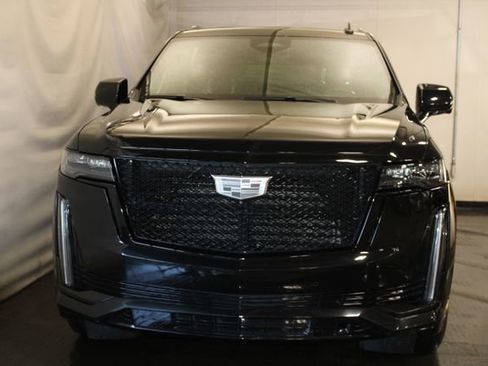 Certified 2022 Cadillac Escalade ESV Sport Platinum w/ LPO, ONYX Package AWD/4WD image 3