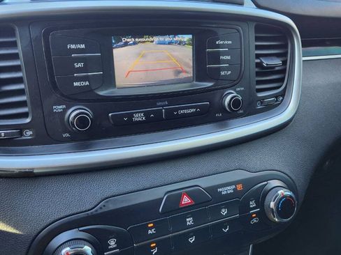 Used 2016 Kia Sorento LX w/ LX Convenience Package AWD/4WD image 11