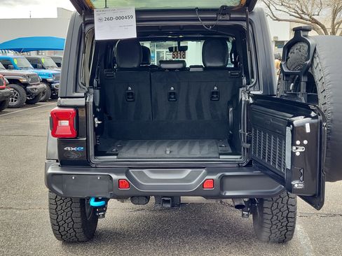 Used 2023 Jeep Wrangler Unlimited Sahara w/ Cold Weather Group image 28