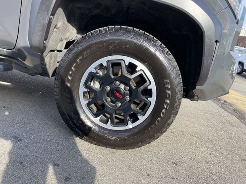 Used 2025 Toyota Tacoma TRD Off-Road w/ TRD Off Road Upgrade Package image 11