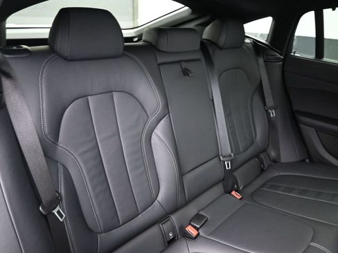 Used 2022 BMW X6 xDrive40i w/ Executive Package AWD/4WD image 26