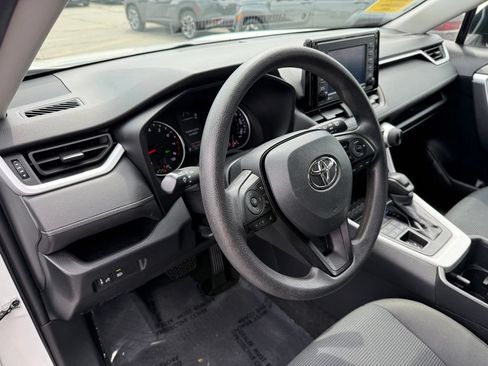 Used 2022 Toyota RAV4 LE AWD/4WD image 18
