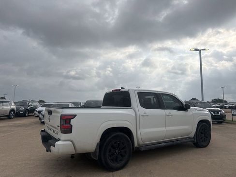 Certified 2023 Nissan Frontier SV w/ Midnight Edition Package RWD image 23