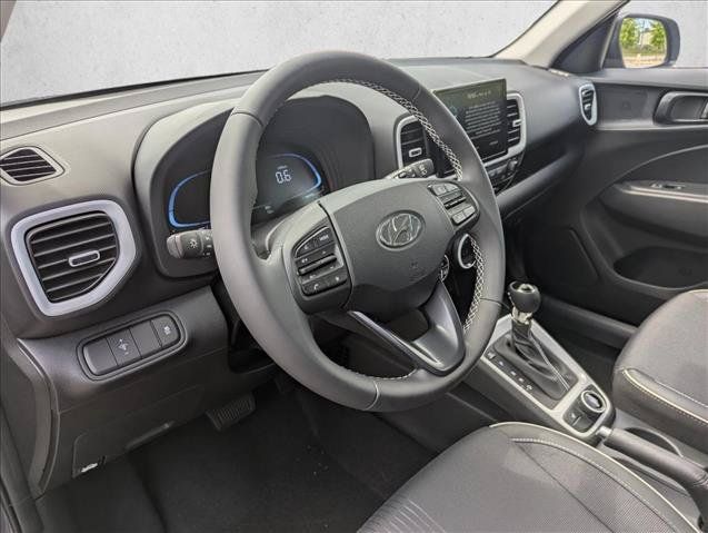Certified 2025 Hyundai Venue Limited FWD image 3