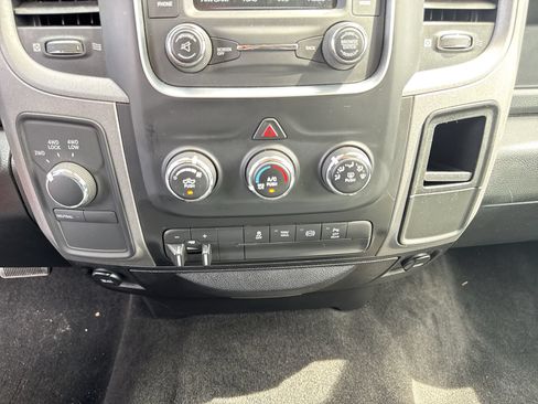 Used 2016 RAM 3500 Tradesman w/ Chrome Appearance Group AWD/4WD image 25