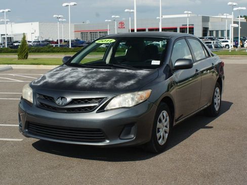 Used 2011 Toyota Corolla LE FWD image 14