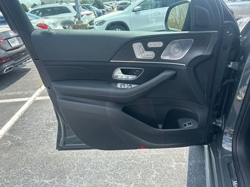 New 2026 Mercedes-Benz GLS 450 4MATIC image 10