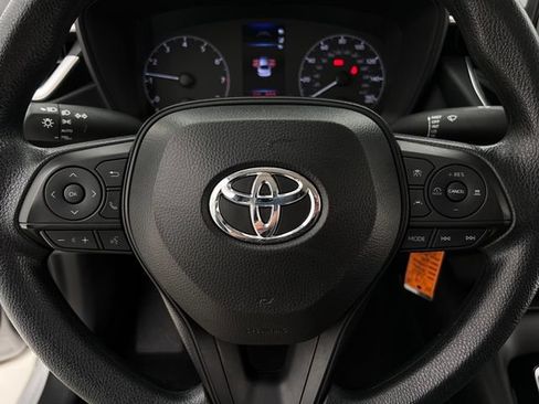 Used 2025 Toyota Corolla LE FWD image 16