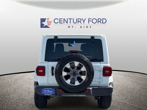 Used 2021 Jeep Wrangler Unlimited Sahara AWD/4WD image 3