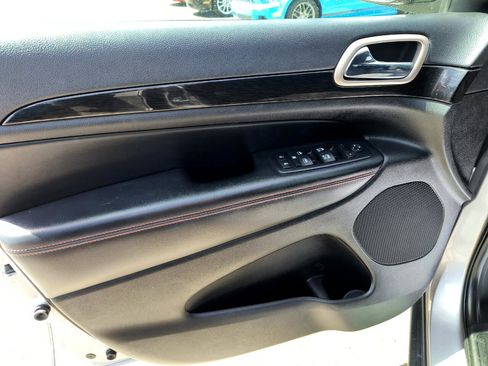 Used 2016 Jeep Grand Cherokee Laredo 75th Anniversary image 16