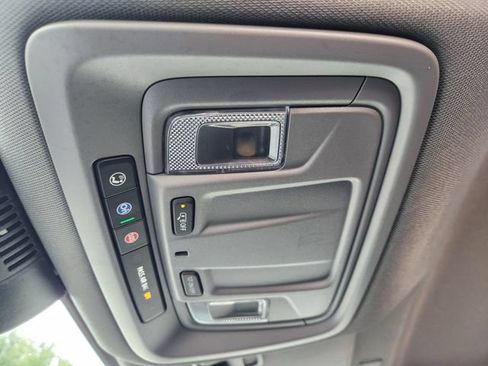 Used 2024 Chevrolet Silverado 1500 Custom AWD/4WD image 27
