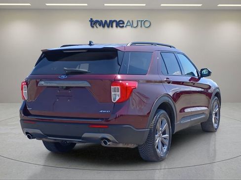 Used 2022 Ford Explorer XLT w/ Equipment Group 202A AWD/4WD image 5