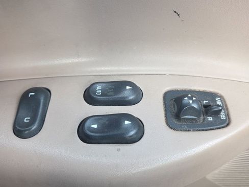 Used 1997 Ford F150 Lariat image 8